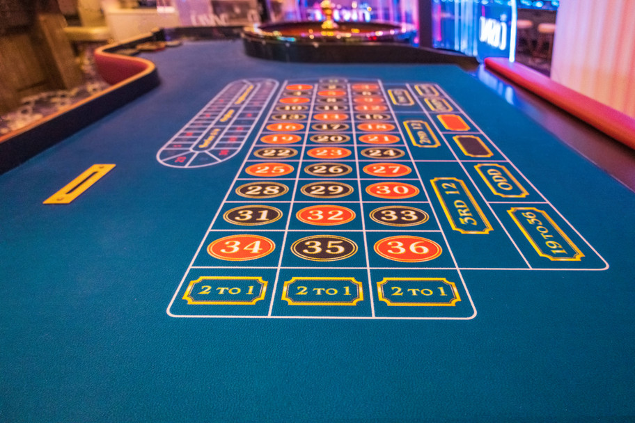 IMAGO Roulette and blackjack table&nbsp;