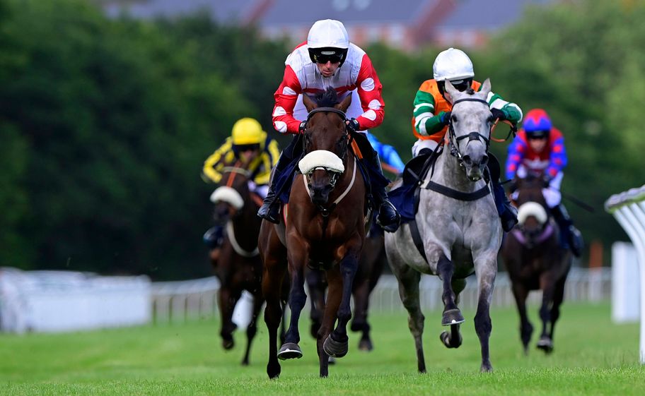 IMAGO Ted has picked out action from Chepstow, Leicester and Worcester in Thursday's selections