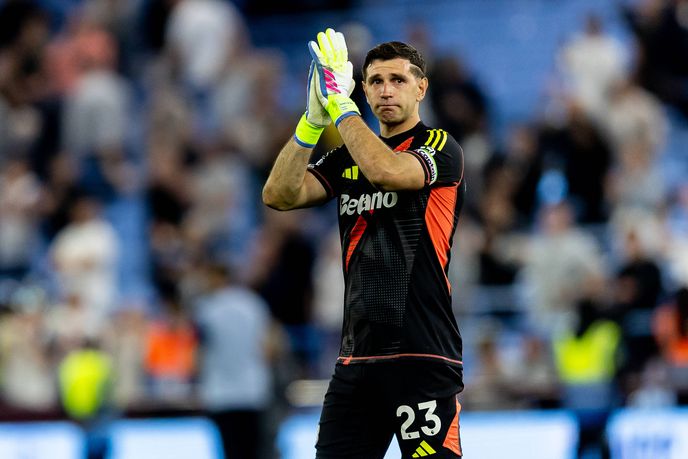 Emiliano Martinez next club odds: Man Utd favourites to land Aston Villa goalkeeper