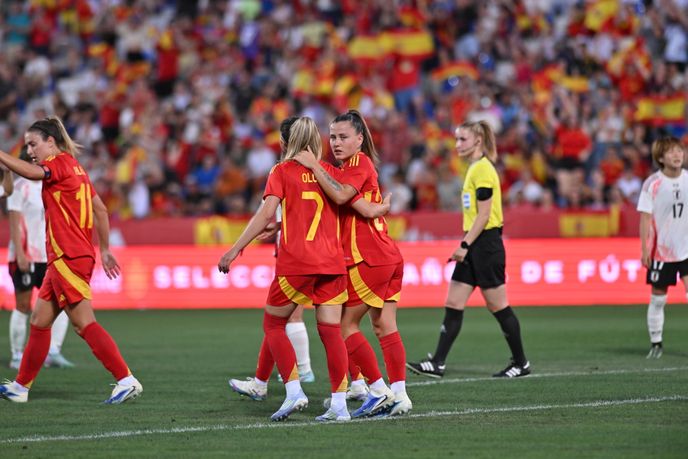 Italy and Spain favourites for today's Women's Euro matches