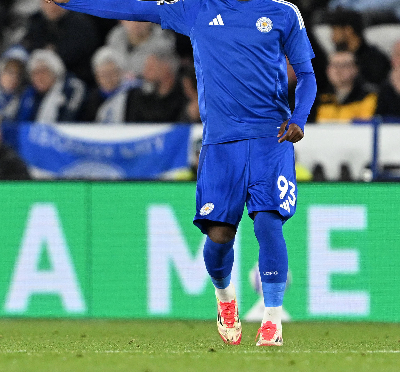 Leicester’s 15-year-old Jeremy Monga forced to make his debut in a shirt without a sponsor