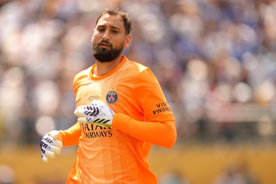 Gianluigi Donnarumma next club odds: Man City lead Man Utd for PSG outcast