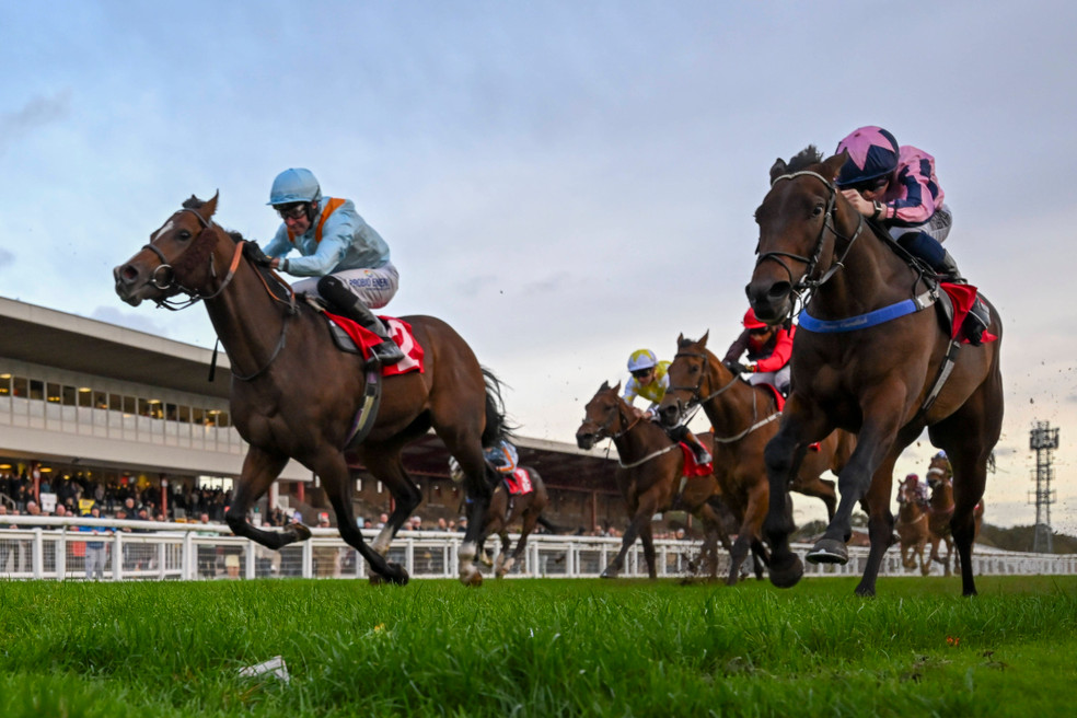 Horse racing tips from the jumps action at Huntington. Plus bookmaker welcome bonuses.
