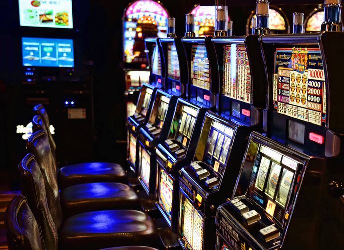 Casino games with lowest house edge - and where to play them 