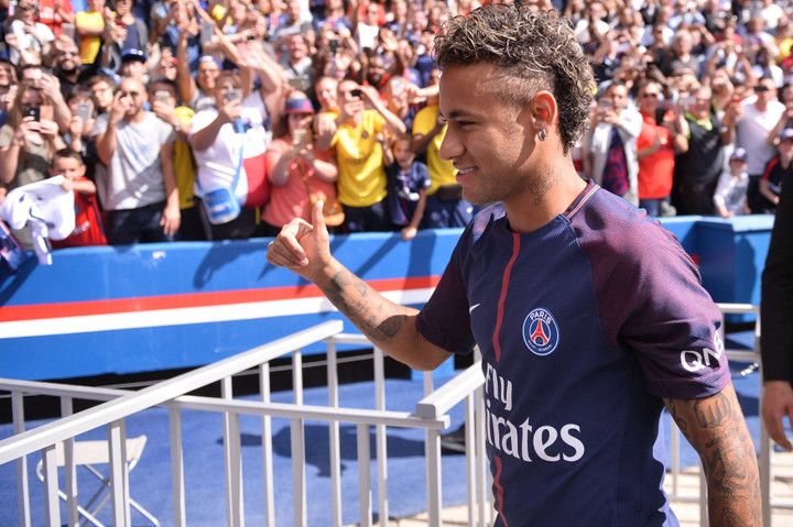 How to bet on football transfers: A comprehensive guide 