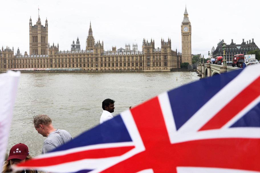 Gambling sponsorship in English football faces further scrutiny