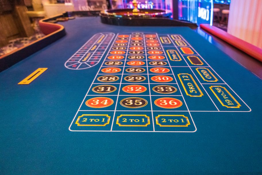 IMAGO Roulette and blackjack table&nbsp;