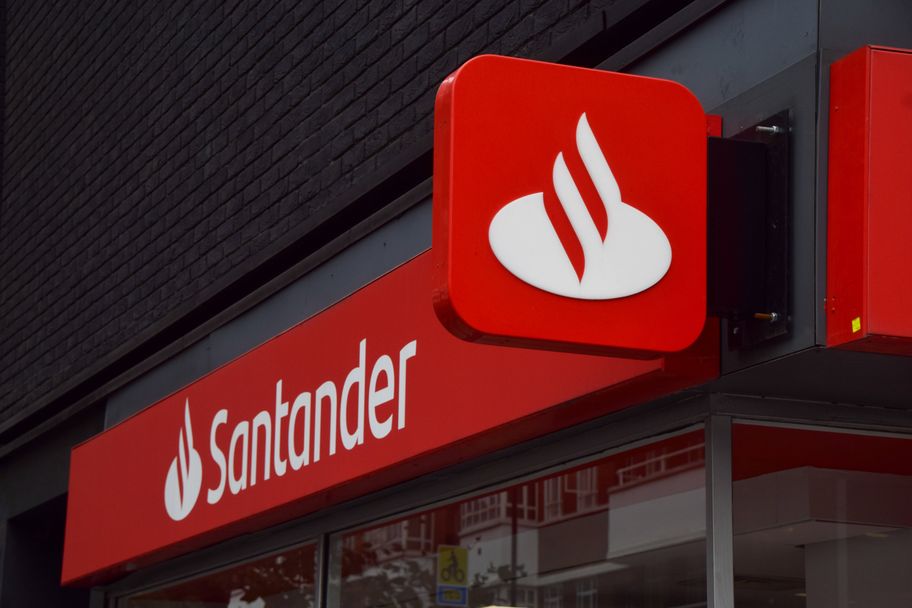 Santander criticised for anti-gambling outreach emails