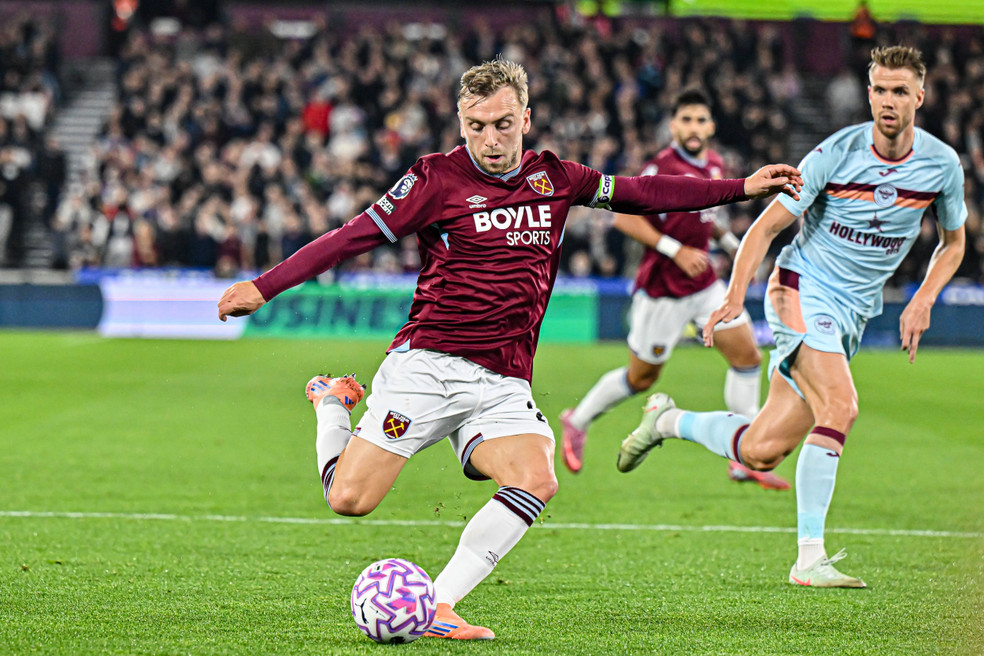 Premier League Predictions: Matchweek 11 odds & betting tips