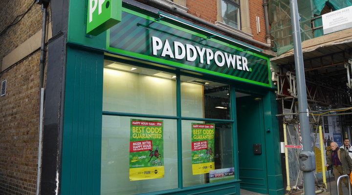 Gambler fights Paddy Power over payment of £1.1m 'monster jackpot'