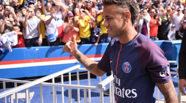 How to bet on football transfers: A comprehensive guide 